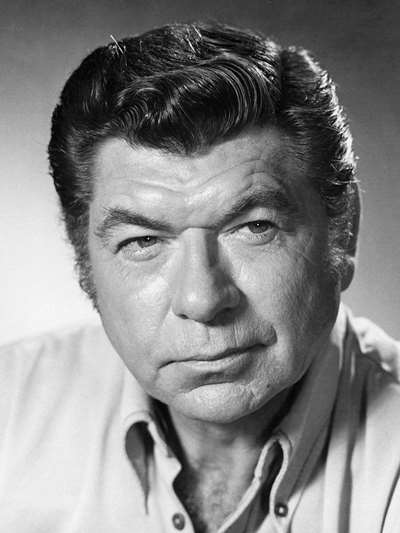 Claude Akins